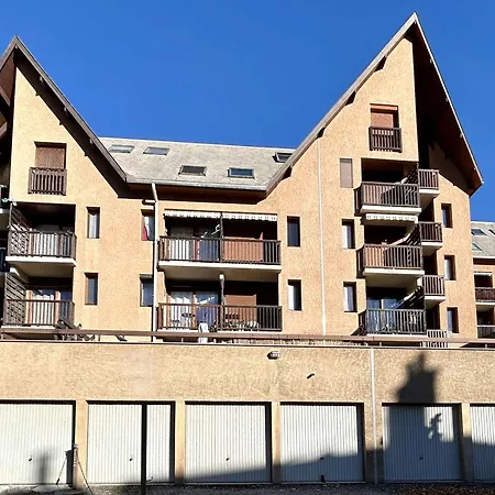 Apartment Renove Pour 4 Pers Avec Balcon Et Parking A - Fr-1-330c-149 Briancon (Hautes-Alpes)